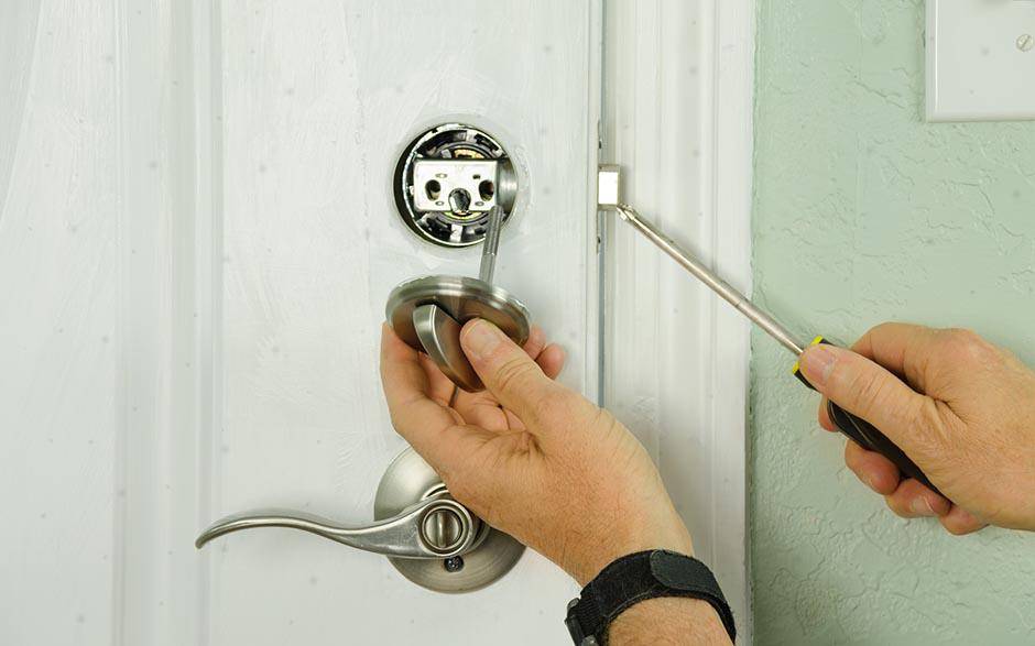 changer une serrure de porte d'entrée Paris 3